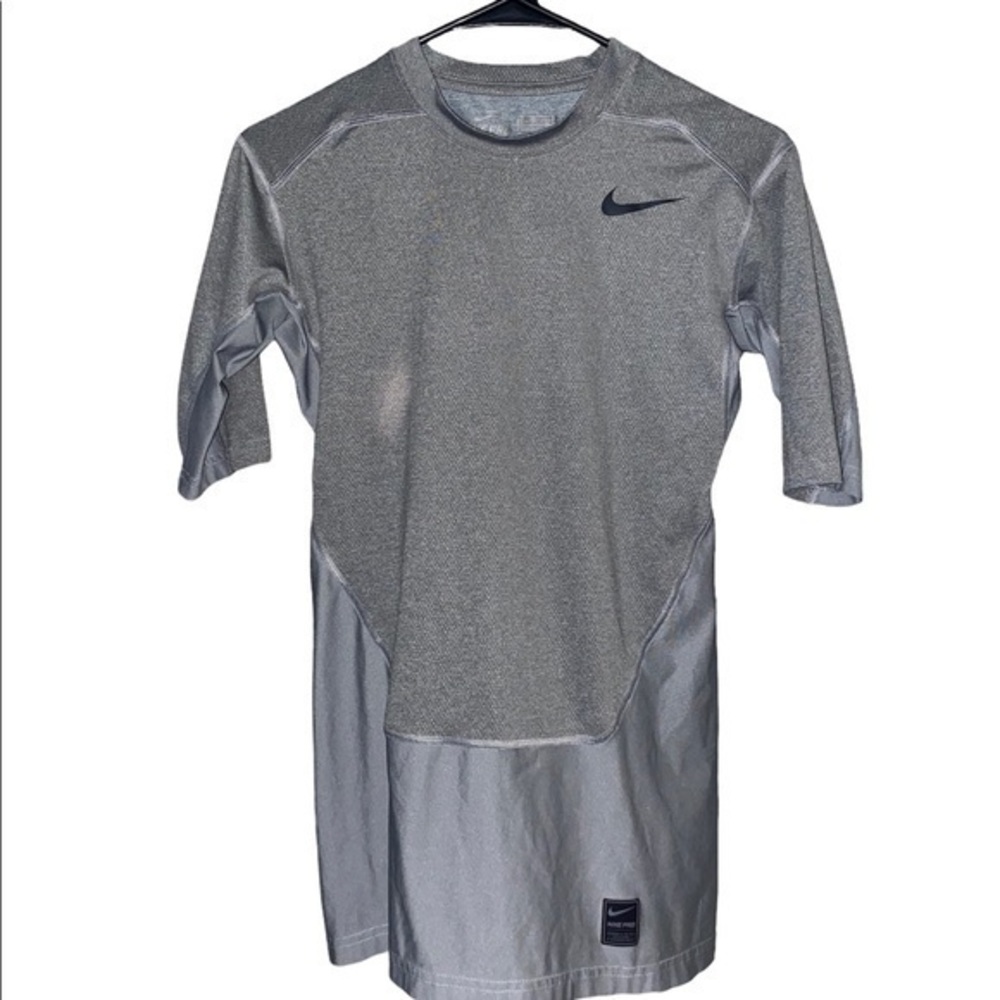 Men’s Nike Compression Grey DriFit Tshirt with Mesh Back Sz S